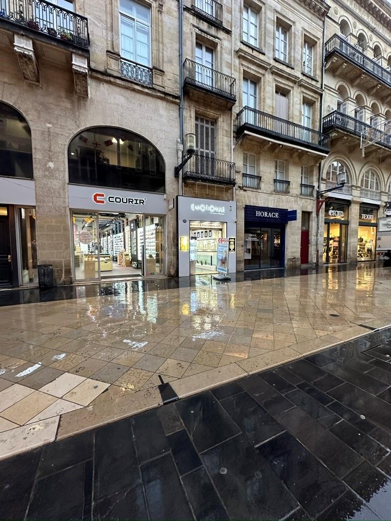 Bordeaux (33) : 140 m² pour 2 929 €/m²