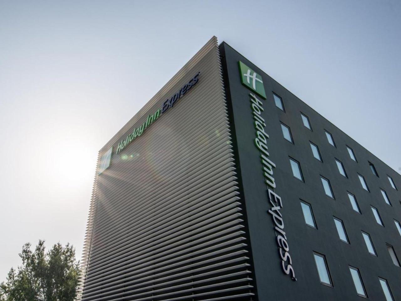 Redman Hospitality/Extendam/Anaxago Capital : cession de l’hôtel Holiday Inn Express à Lormont (33)