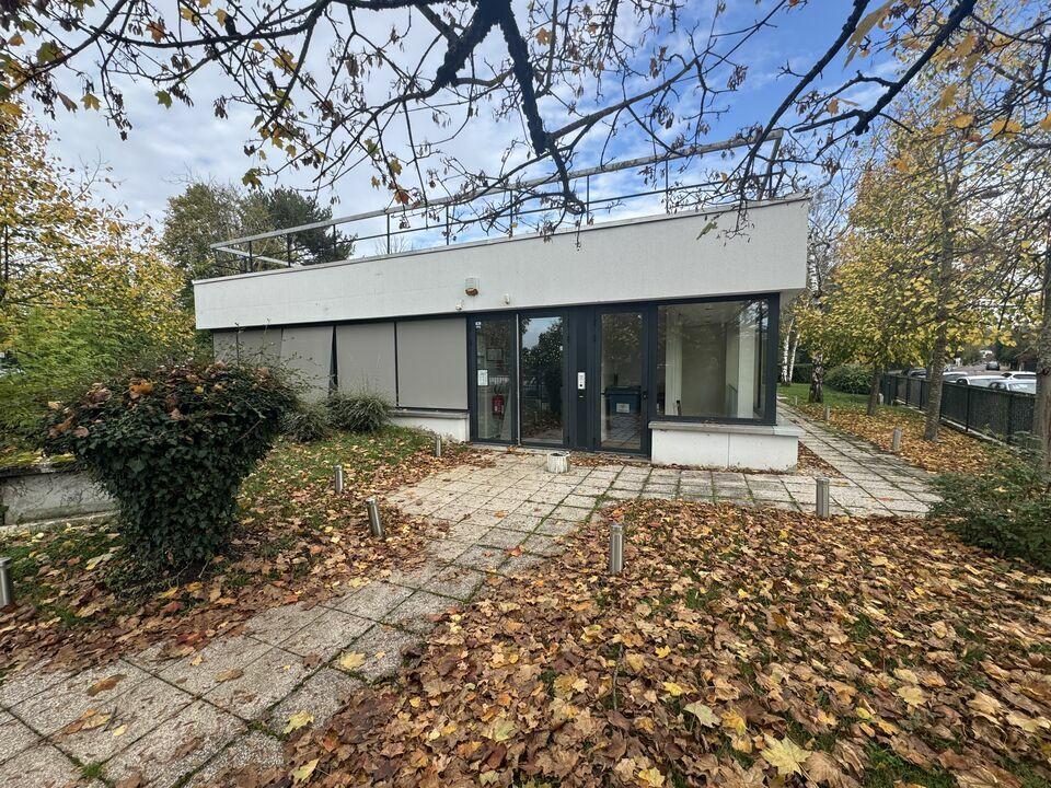 Versailles (78) : 438 m² pour 190 €/m²/an