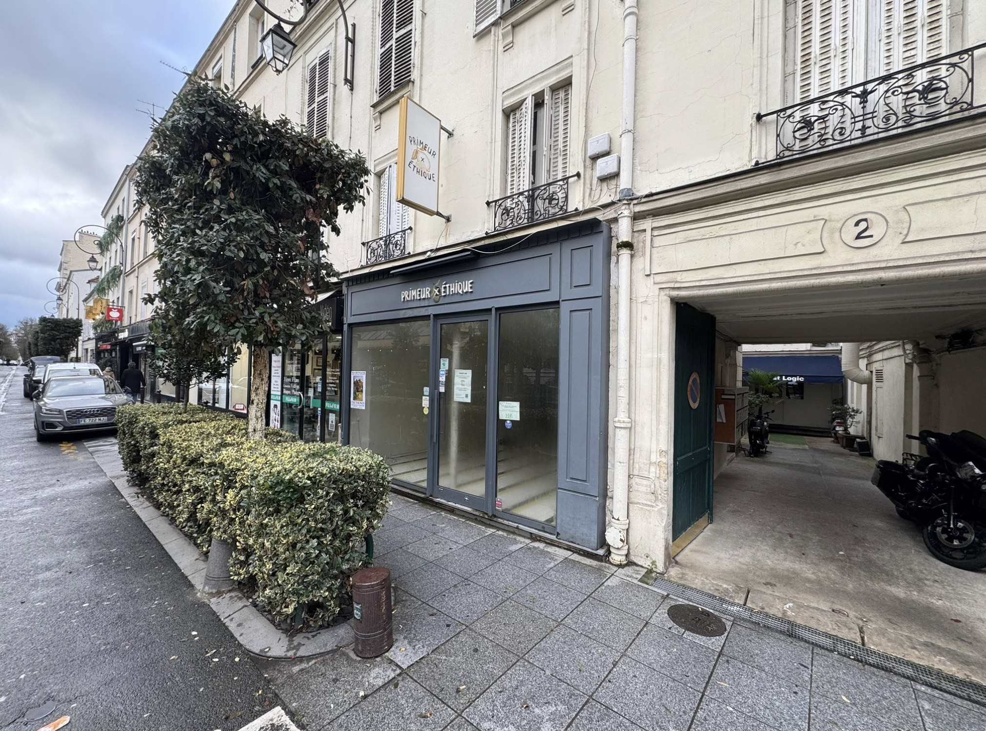 Neuilly-sur-Seine (92) : 155 m² pour 520/m²/an