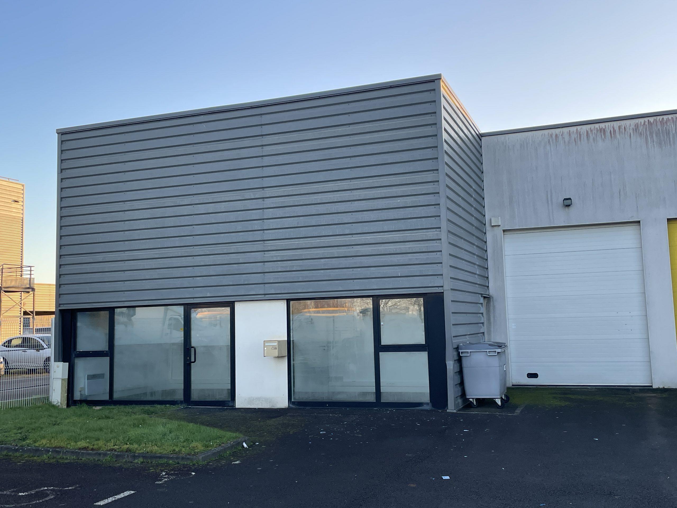 Saint-Jacques-de-la-Lande (35) : 490 m² pour 82 €/m²/an