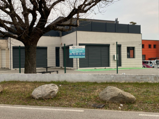 Échirolles (38) : 300 m² pour 1 350 €/m²