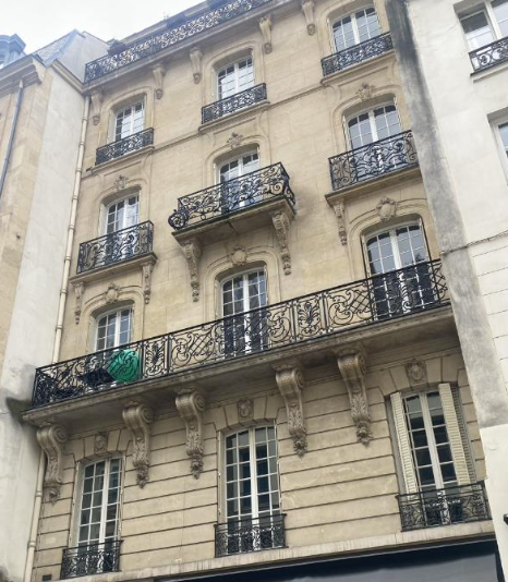 Axipit Real Estate Partners : 1 470 m² à Paris 7