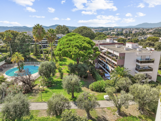 Arkéa REIM : deux actifs à Nice et à Antibes (06)