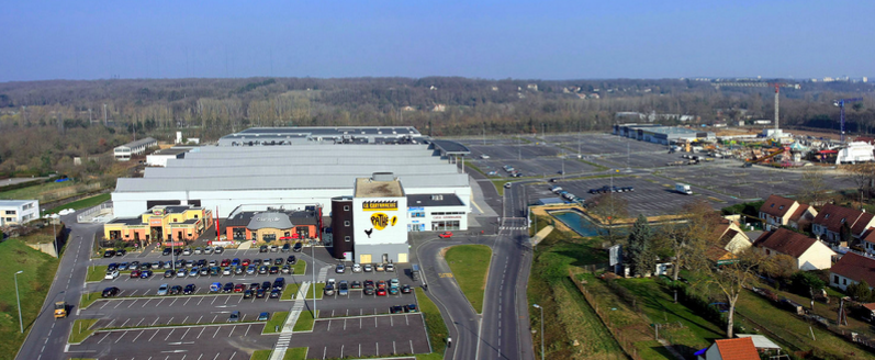 Dammarie-les-Lys (77) : 440 m² pour 84 000 €/an