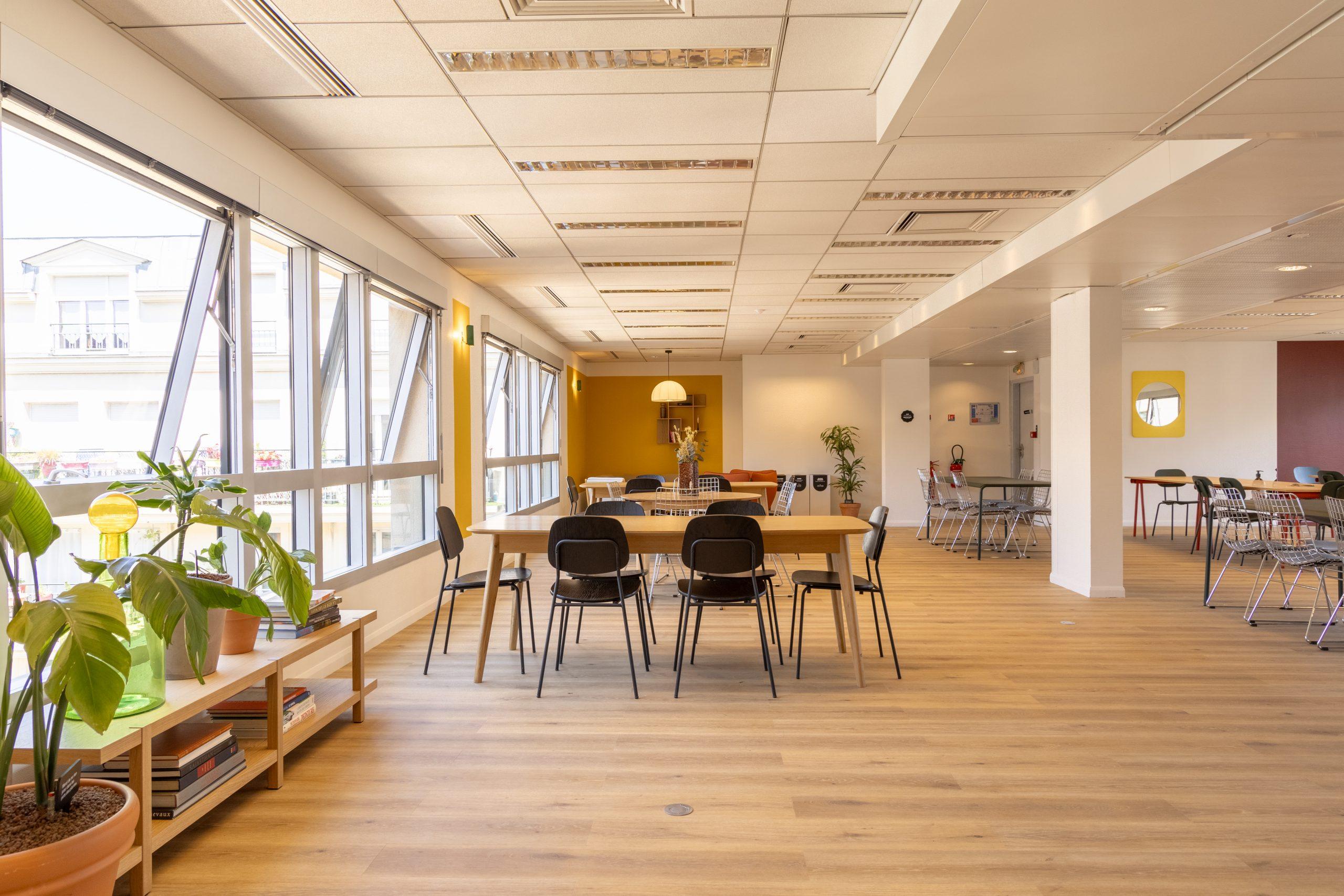 Morning : 15 760 m² à Paris