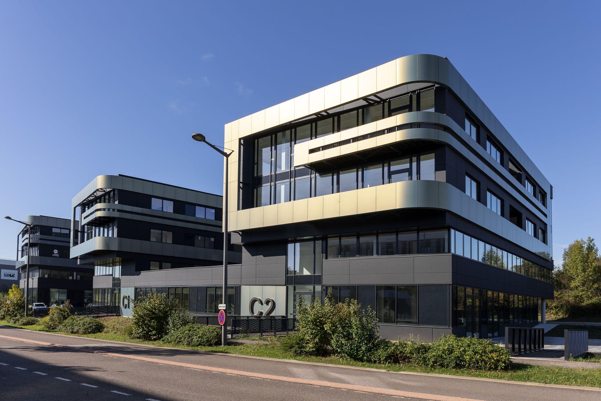 DCB International : 614 m² à Limonest (69) pour 2 M€