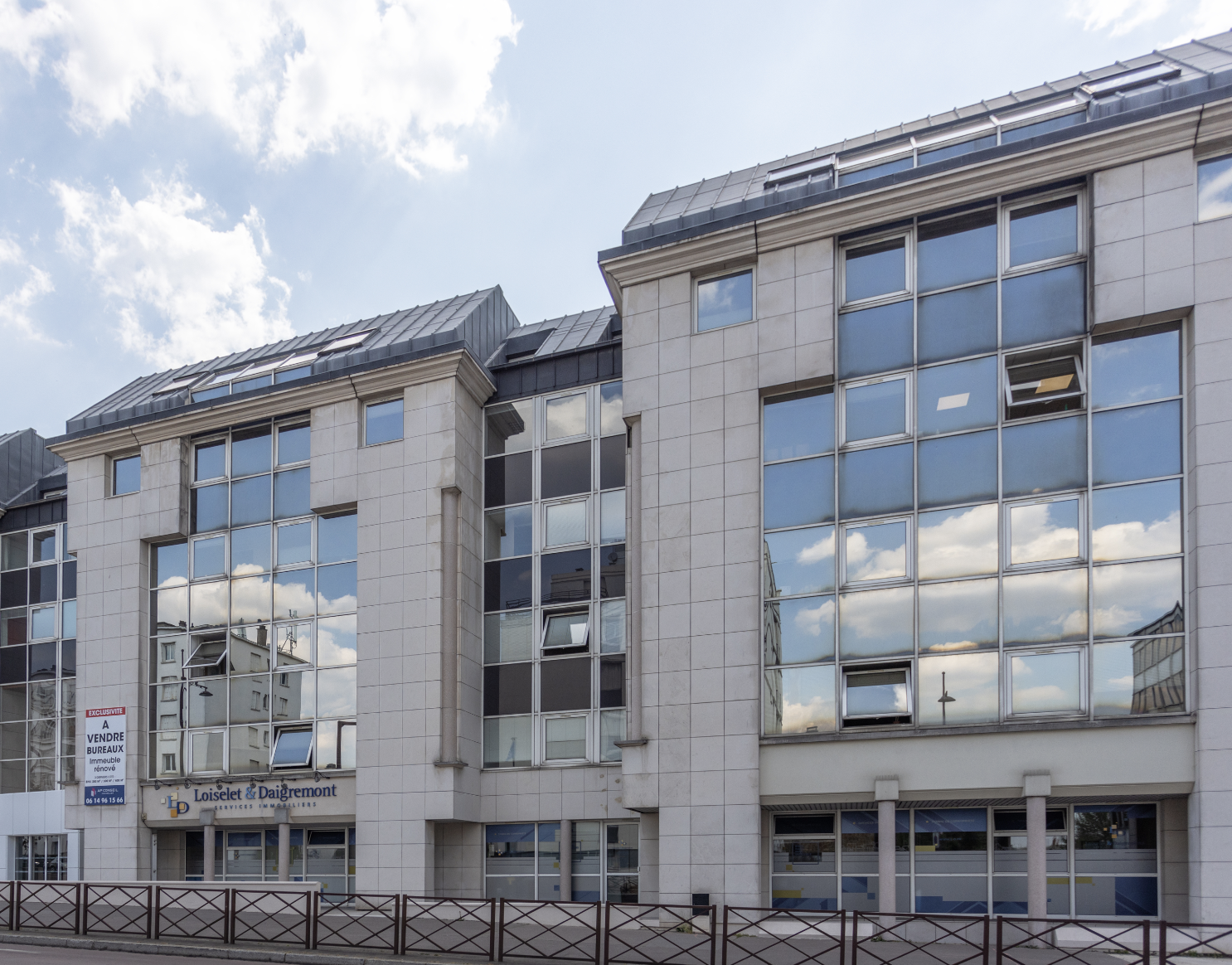 Esprimm : cession de 300 m² à Versailles (78)