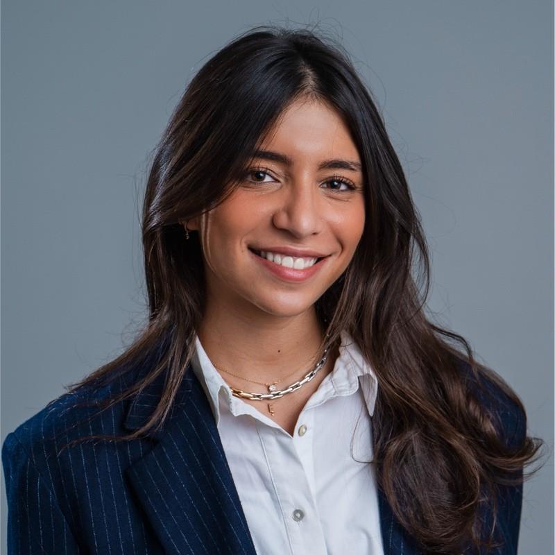 Newmark France : Ella Rubinski