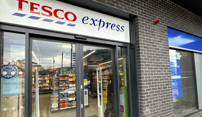 Iroko : supermarché Tesco à Dublin