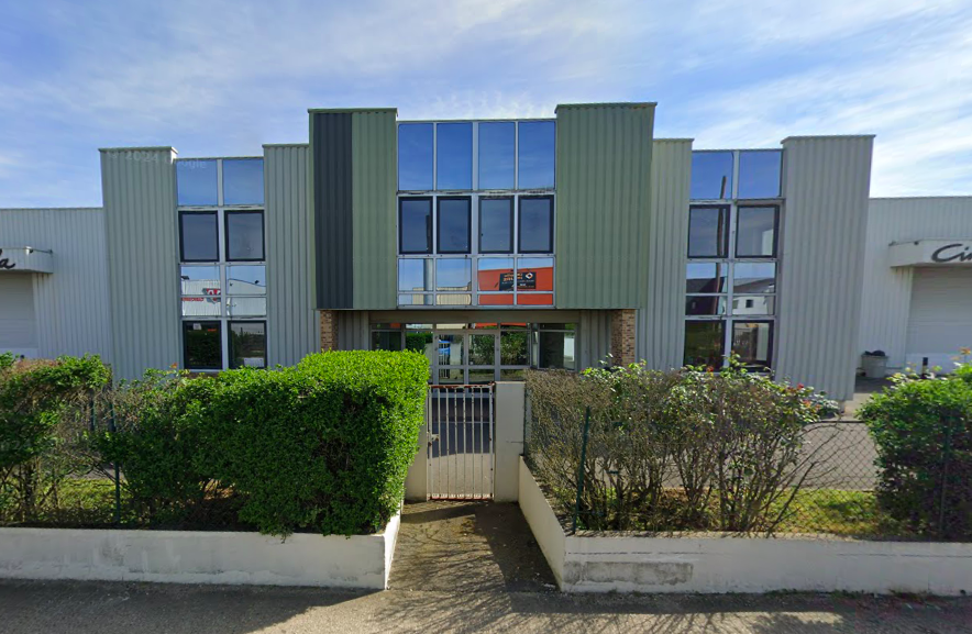 Combs-la-Ville (77) : 2 950 m² pour 2,9 M€