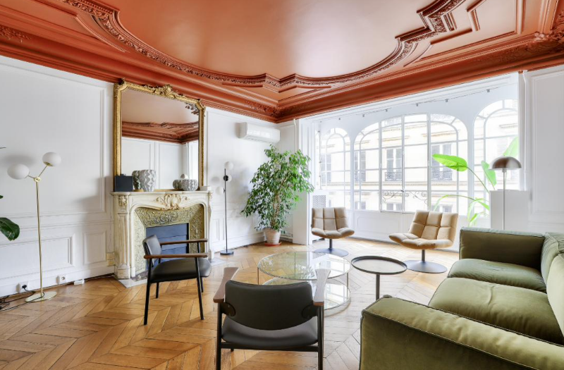 Paris 8 : 115 m² pour 607 €/m²/an