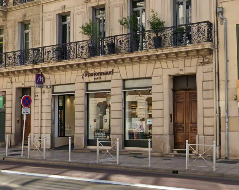 Toulon (83) : 319 m² pour 59 160 €/an
