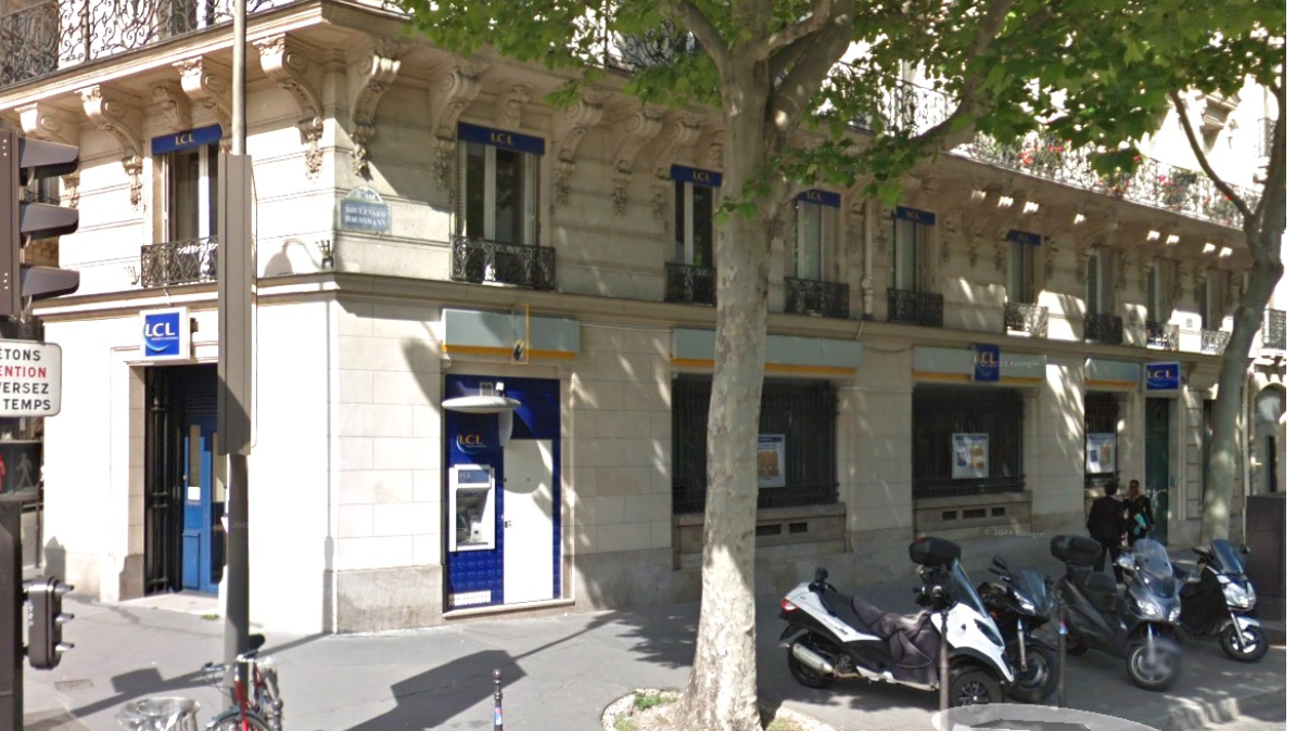 Paris 8 : 399 m² pour 130 000 €/an