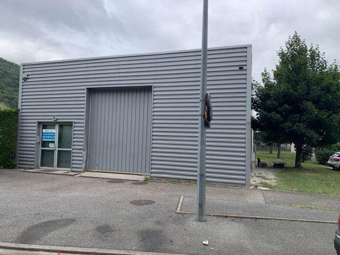 Seyssinet-Pariset (38) : local industriel de 357 m²